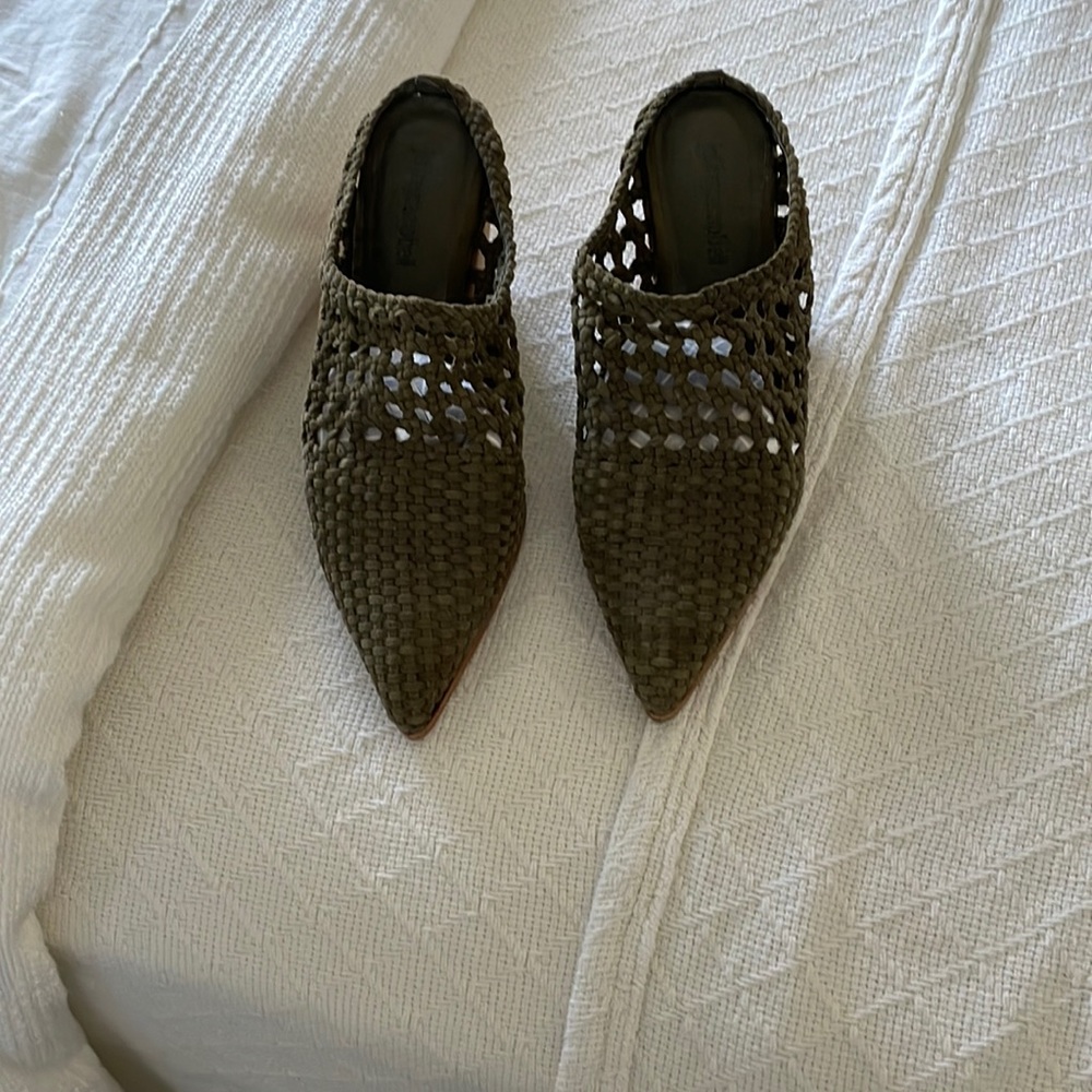 Jeffrey Campbell, olive green 3”heel, 6 1/2